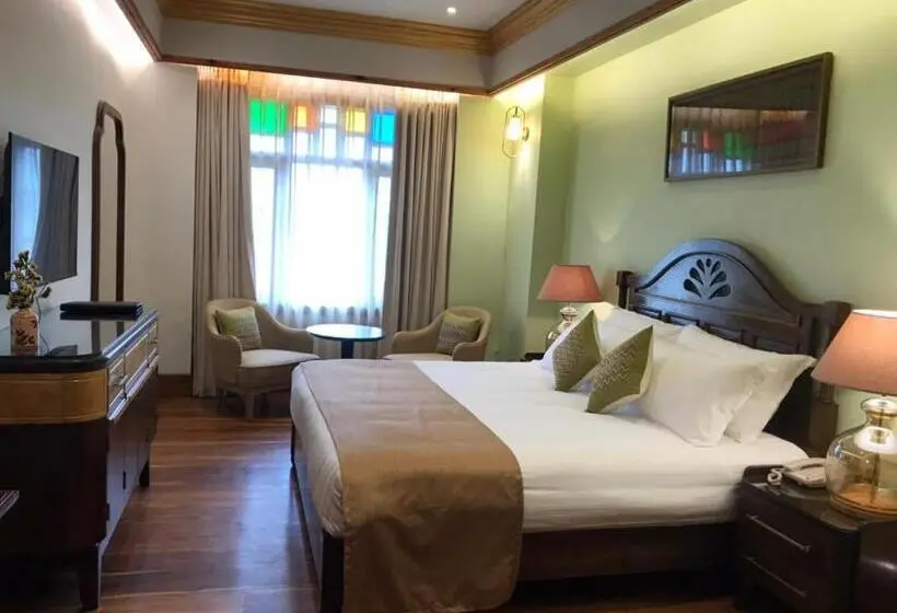 デラックスルーム, The Shillong Address