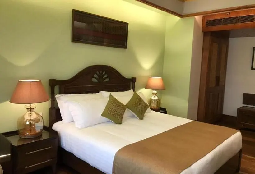 デラックスルーム, The Shillong Address