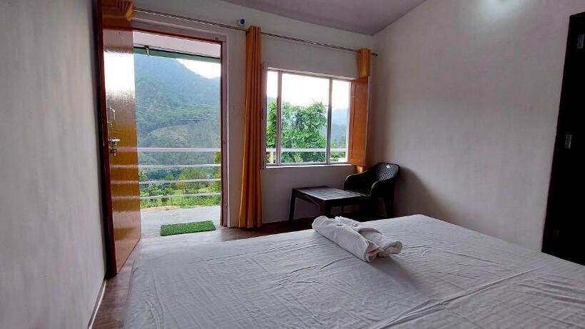 חדר משפחתי נוף להרים, Traditional Kumaoni Farm Stay