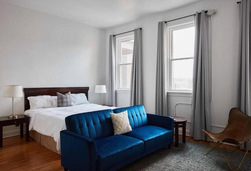 דירת חדר, Library Square Suites