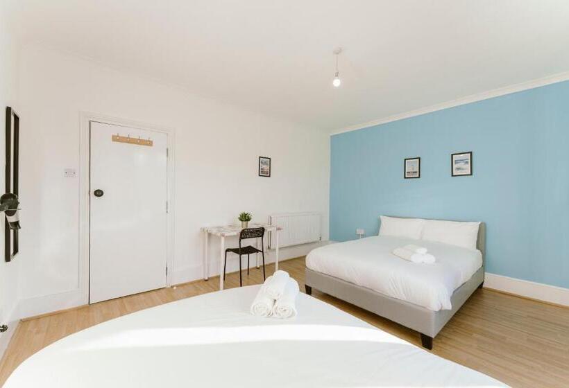スタンダード４人部屋, Stratford Cosy Rooms   37