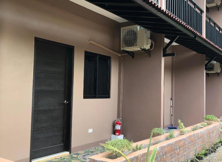 آپارتمان 1 خوابه با بالکن, Alona Princess Suites