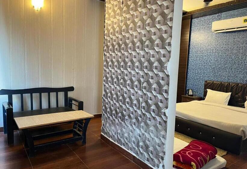 デラックスルーム, Amazing Aryavan Resort