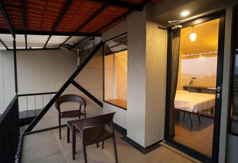 标准间带阳台, Bliss Nirvana Resort