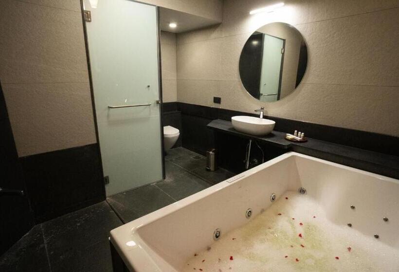 高级套房, Bliss Nirvana Resort