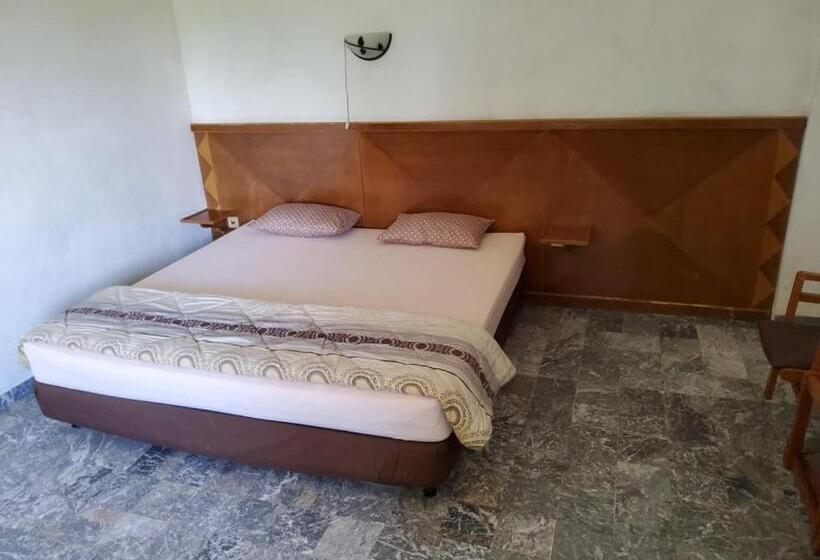 デラックスルーム, Kumala Samudra