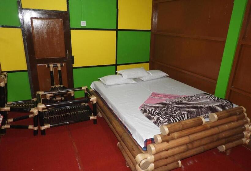 בקתת חדר, Prakriti Neerh