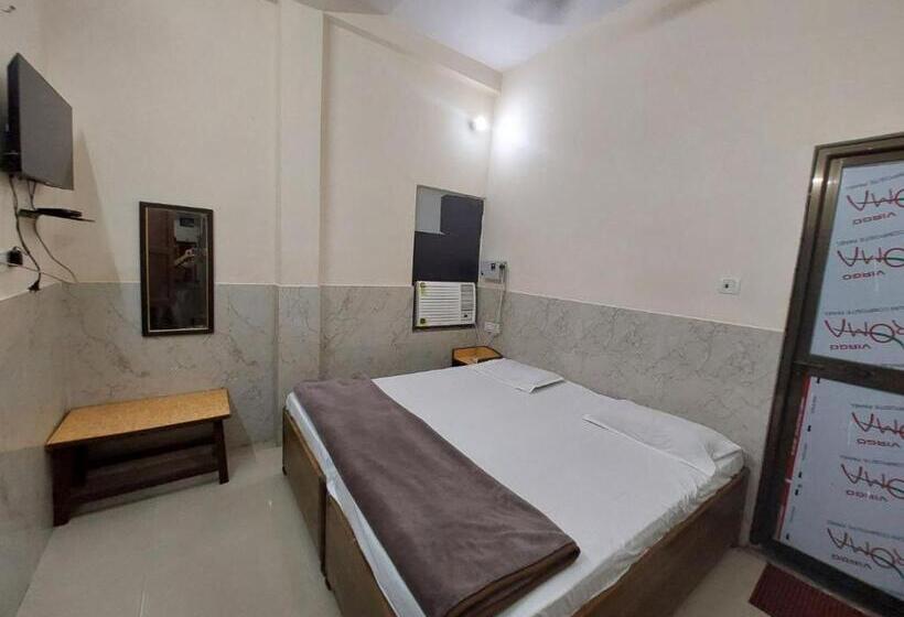 חדר אקונומי, Trisolaris