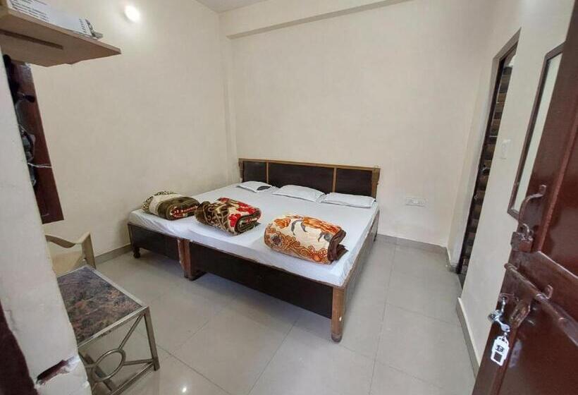 חדר אקונומי, Trisolaris