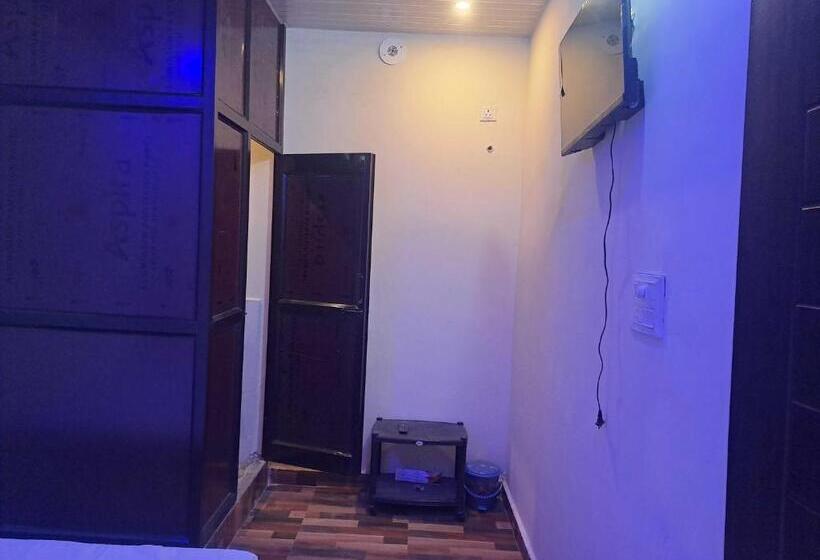 Трехместный Номер Классика, Oyo Hotel Moonlight