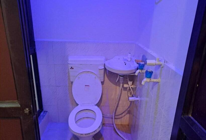 Трехместный Номер Классика, Oyo Hotel Moonlight