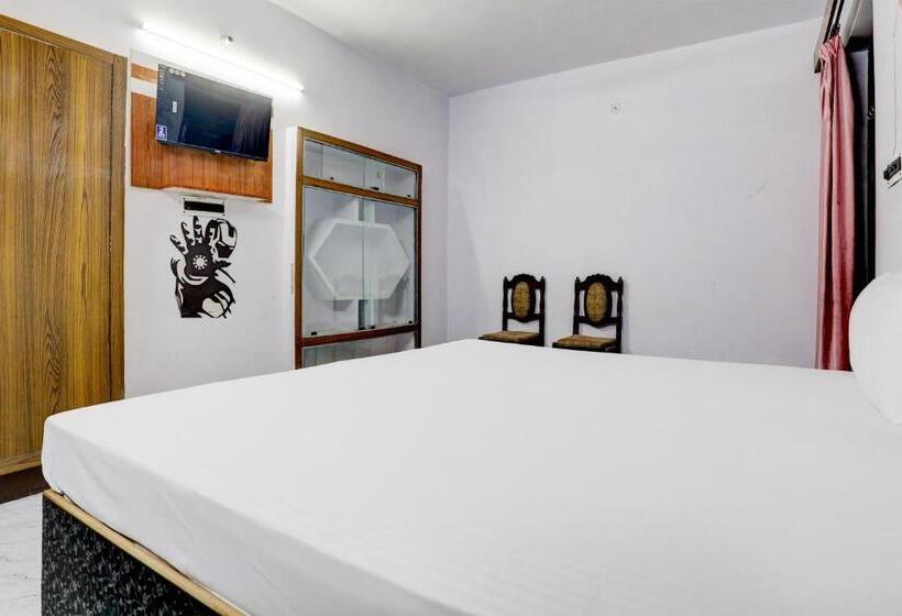 Classic Kolmen Hengen Huone, Oyo Hotel Star Galaxy