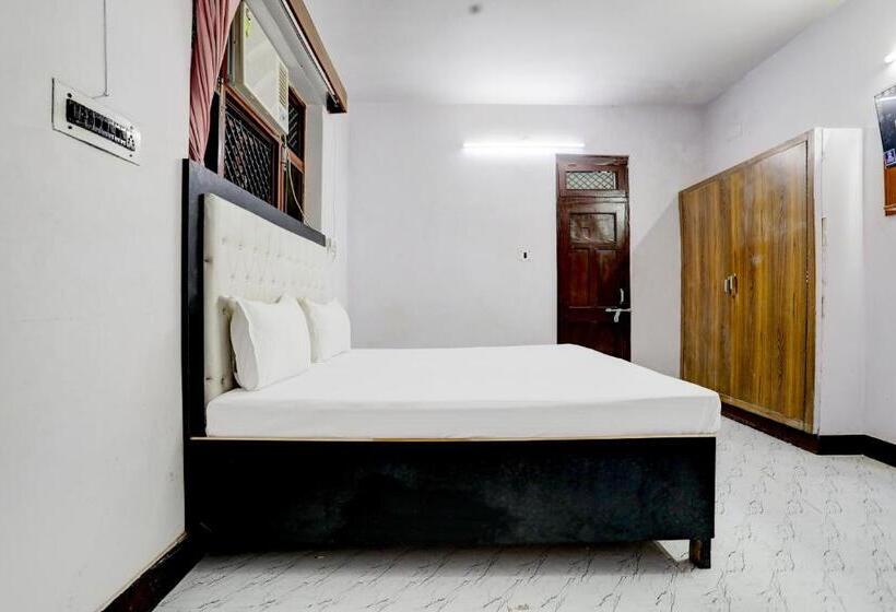 Classic Kolmen Hengen Huone, Oyo Hotel Star Galaxy