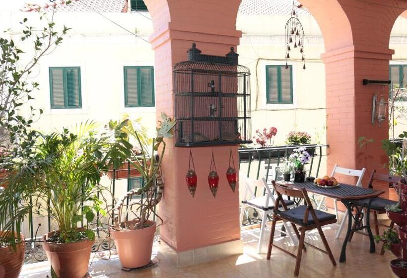 غرفة إقتصادية, Lx Factory Guest House