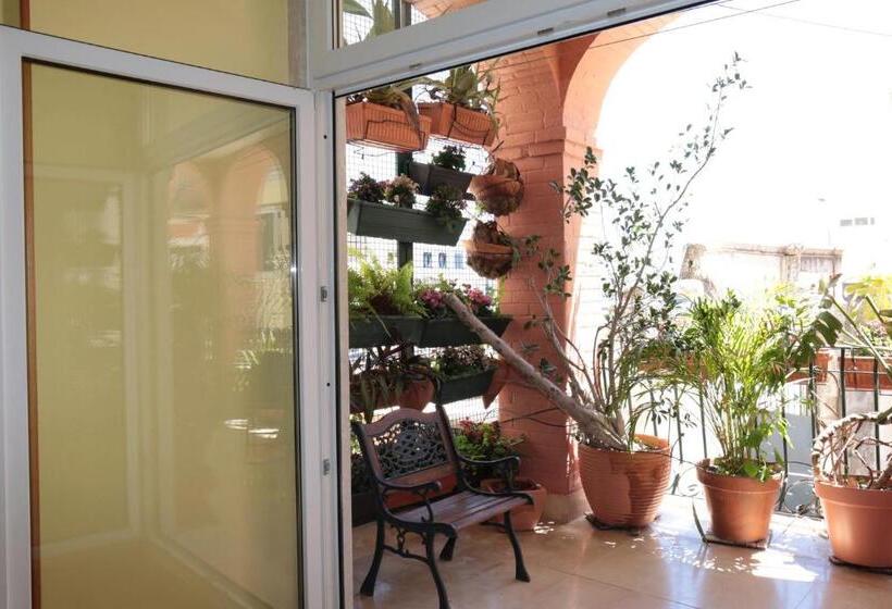 غرفة إقتصادية, Lx Factory Guest House