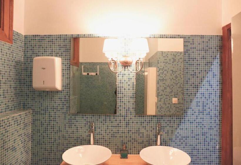 غرفة إقتصادية, Lx Factory Guest House