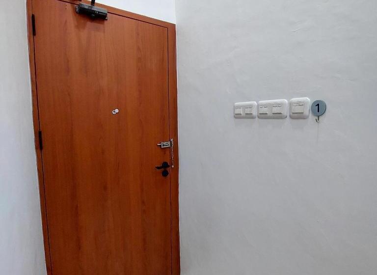 디럭스 룸, Nginapdipadang, Parkit House, Near Universitas Negeri Padang, 10mins Padang Beach