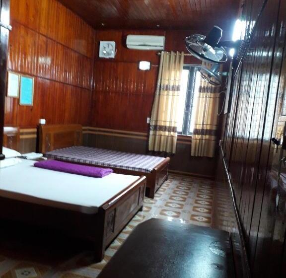 اتاق استاندارد چهار تخته, Nhà Nghỉ Hoàng Linh