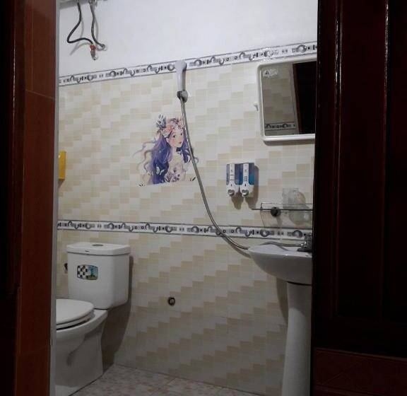 اتاق استاندارد چهار تخته, Nhà Nghỉ Hoàng Linh