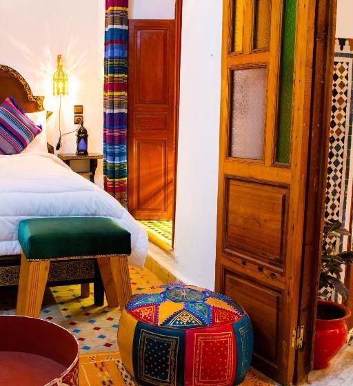 标准间, Riaad Hamad