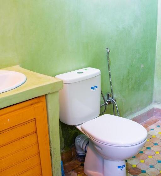 标准间, Riaad Hamad