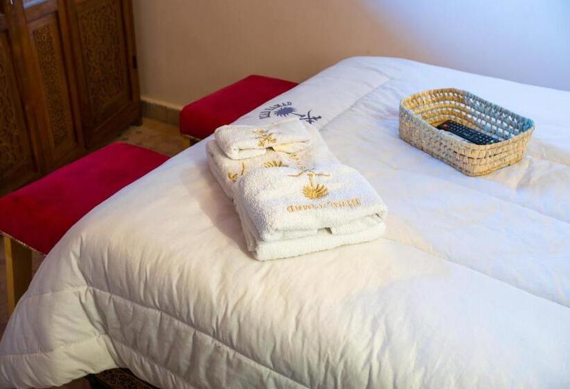 高级大房间, Riaad Hamad