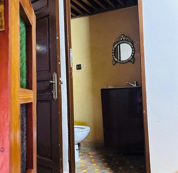 标准间, Riaad Hamad