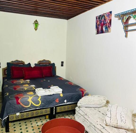 标准间, Riaad Hamad