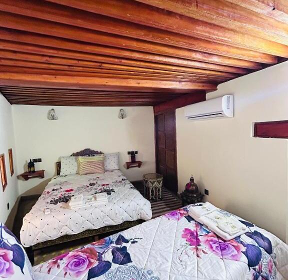 标准三人间, Riaad Hamad