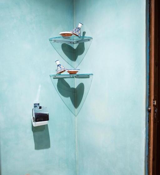 标准间, Riaad Hamad