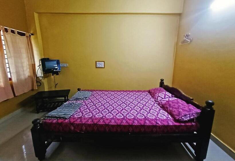 Номер Стандарт, Staymaker Hotel Shri Sai Ram