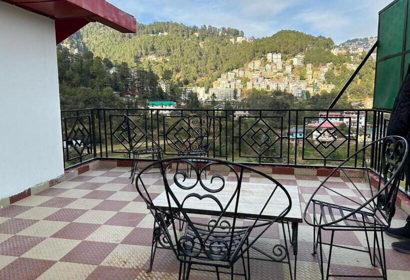 디럭스 룸, Aston Shimla Hills