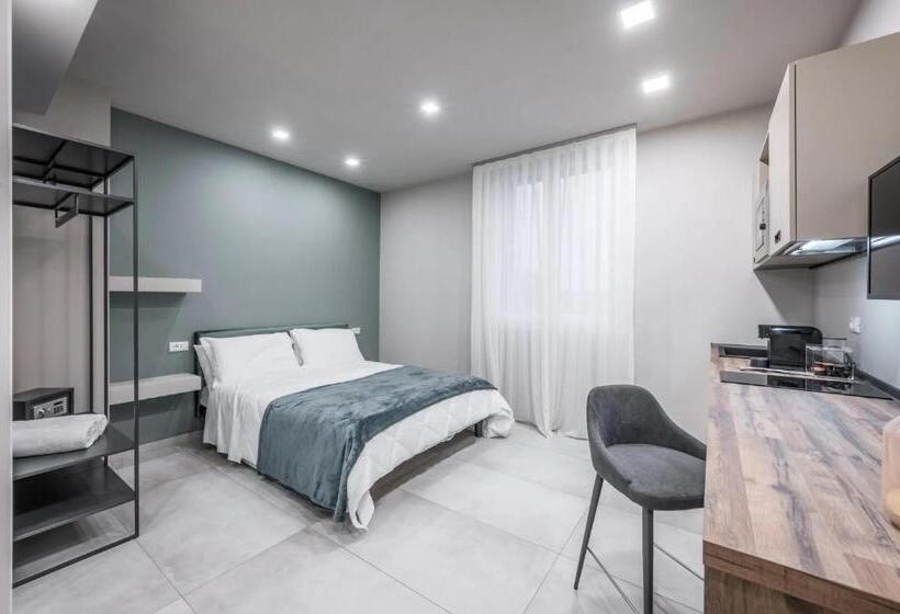 スタンダードスタジオ, Borgo Degli Ulivi