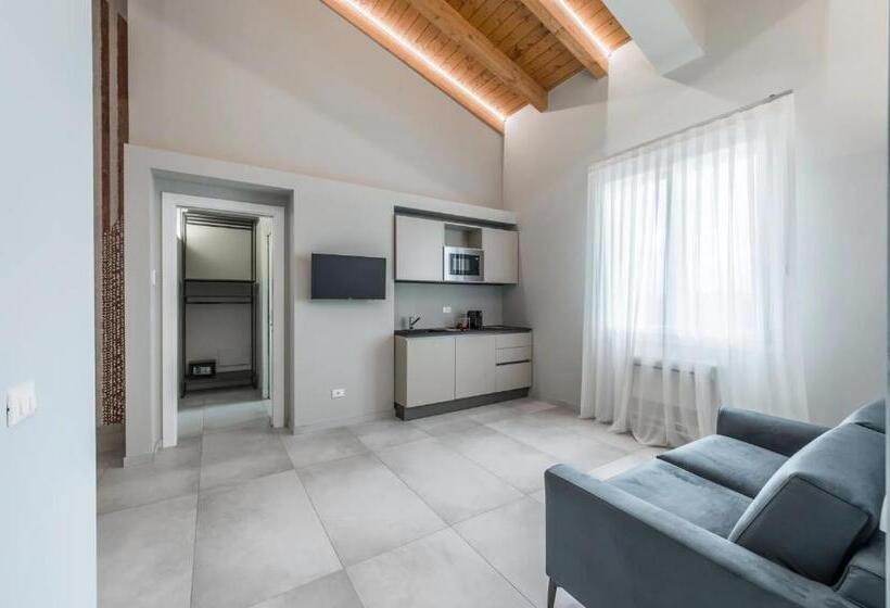 스위트, Borgo Degli Ulivi