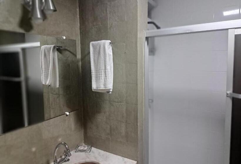 شقة سوبريور غرفة واحدة, Garvey Park