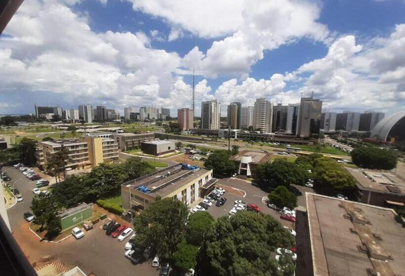 غرفة قياسية ثلاثية, Garvey Park