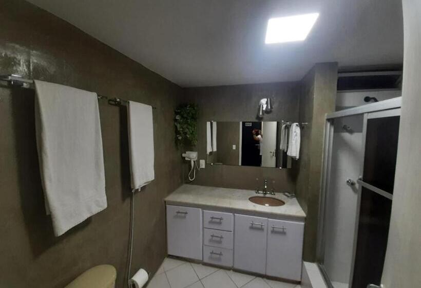 شقة سوبريور غرفة واحدة, Garvey Park