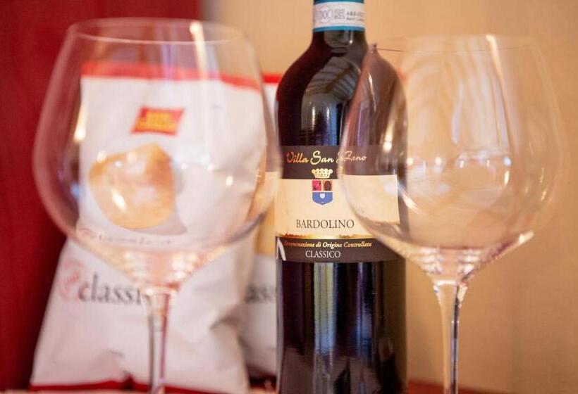 レイクビュースタンダードルーム, Alesi