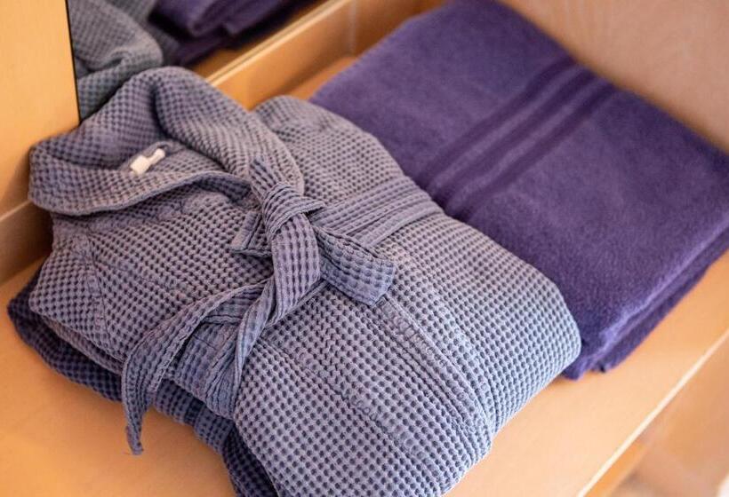 レイクビュースタンダードルーム, Alesi