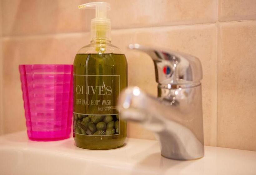 レイクビュースタンダードルーム, Alesi