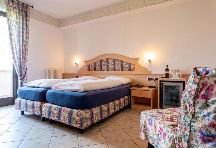 レイクビュースタンダードルーム, Alesi