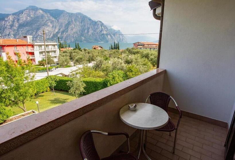 レイクビュースタンダードルーム, Alesi