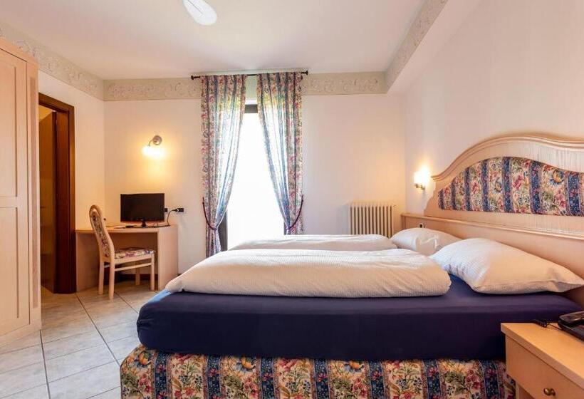 レイクビュースタンダードルーム, Alesi