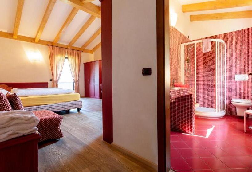 Suite with lake view, Alesi