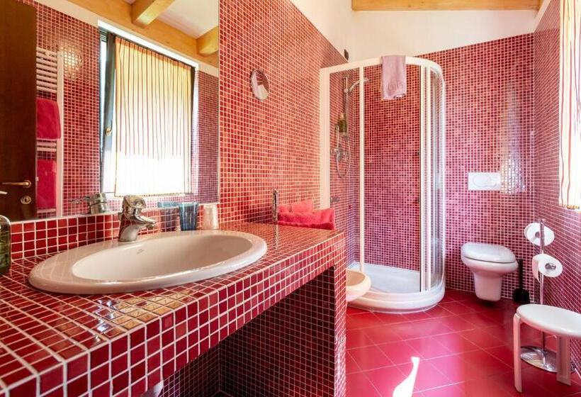 Suite with lake view, Alesi