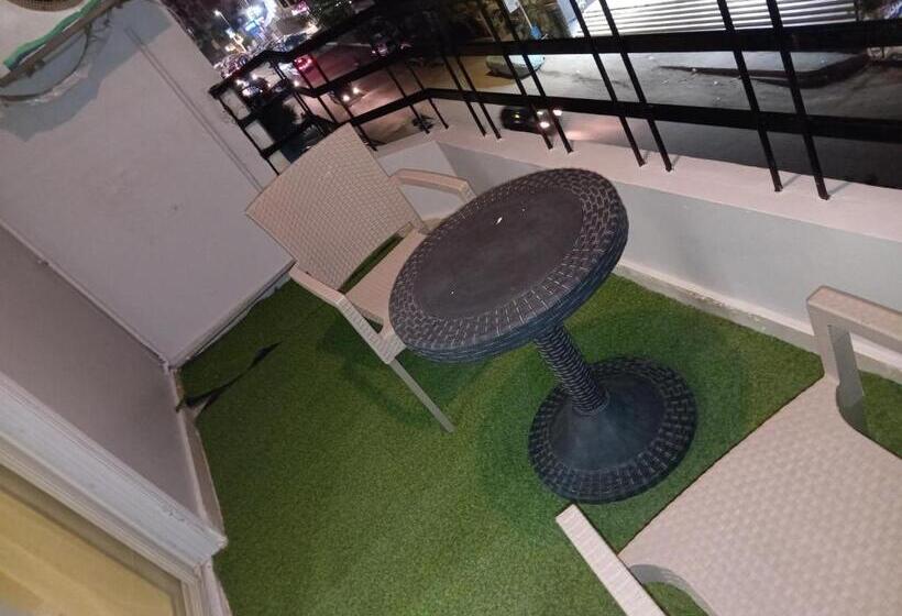 اتاق استاندارد با تراس, Grand Pyramids View Inn