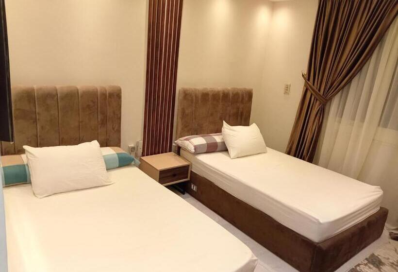 اتاق استاندارد با تراس, Grand Pyramids View Inn