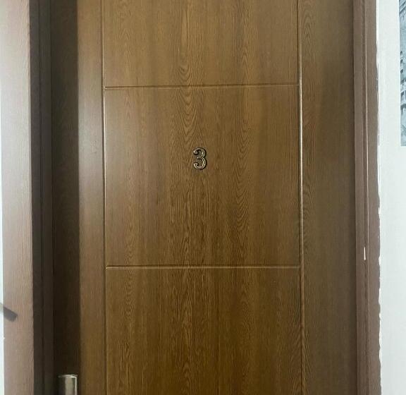 اتاق استاندارد, Mm Gedere