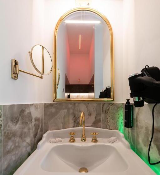 اتاق لوکس چهار تخته, Momento Soggiorno Di Charme