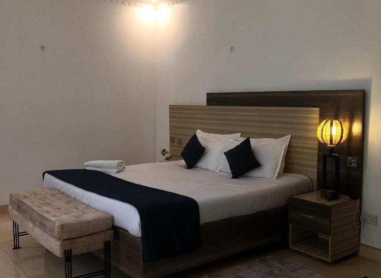 سوئیت با بالکن, Savwa Resort And Gardens